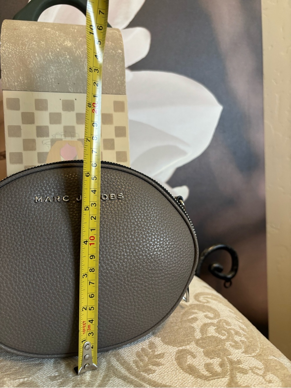 Marc Jacobs Oval Pebbled Leather Crossbody in Gray with Detachable Strap - Picture 11 of 12
